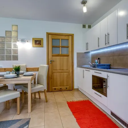 Koral Mozaika Centrum Taras * זקופאנה